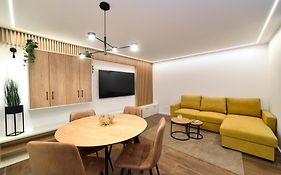 Optima Apartment Zagreb - Spacious Central Stay